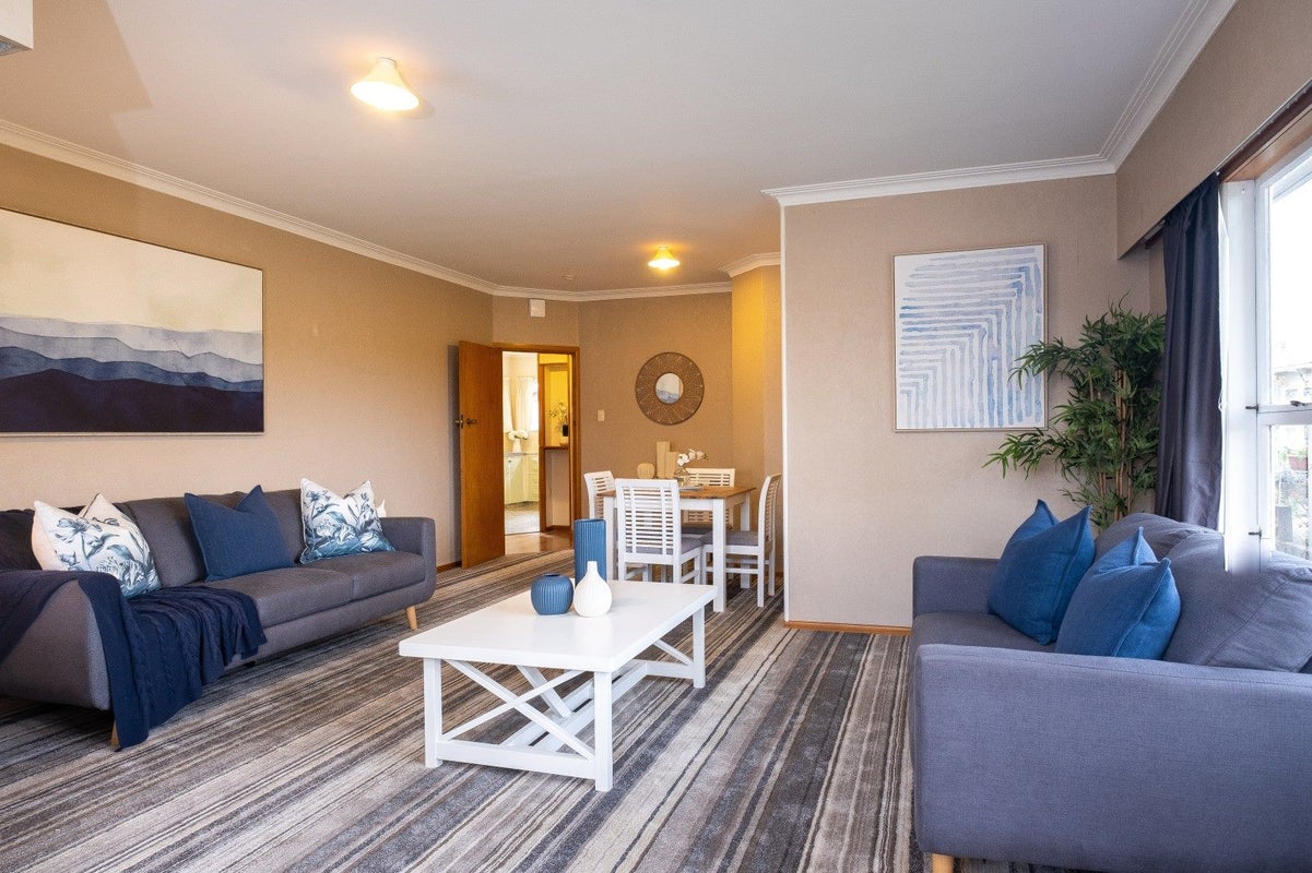 209 Southampton Street West, Hastings, Hastings - Carousel 1