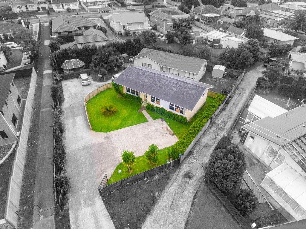 37 Tarata Crescent, Mangere Bridge, Auckland - Carousel 2