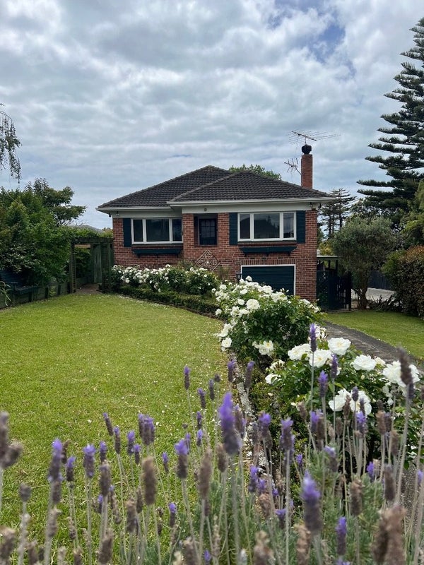 68 Beach Road, Mellons Bay, Auckland - Carousel 1