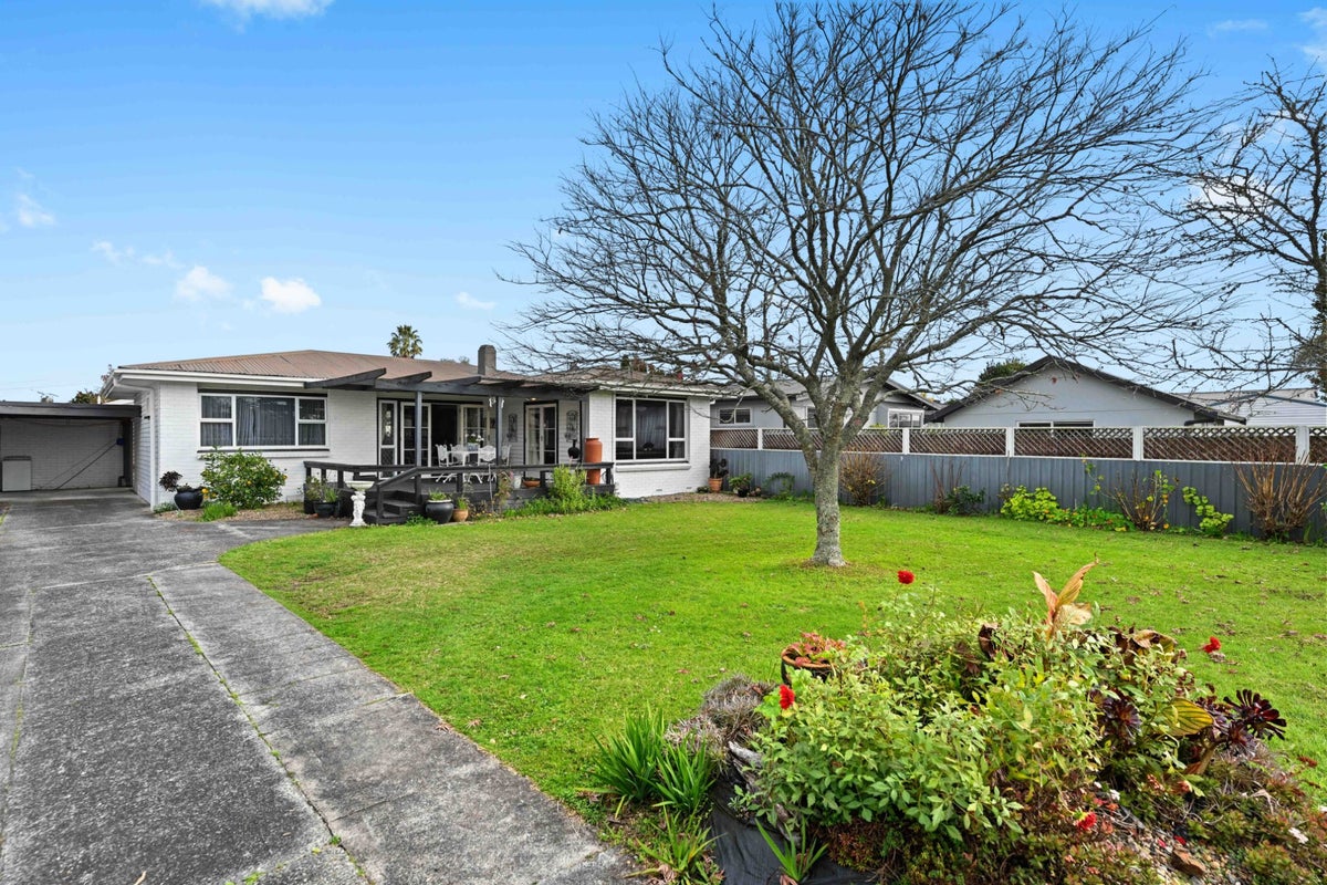 19 Sandwich Road, St Andrews, Hamilton - Carousel 1