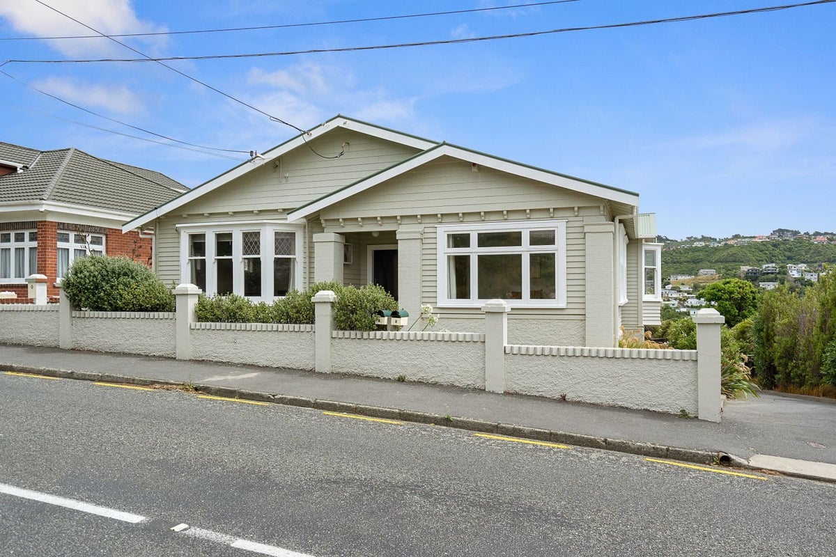 4 Mills Road, Brooklyn, Wellington - Carousel 1