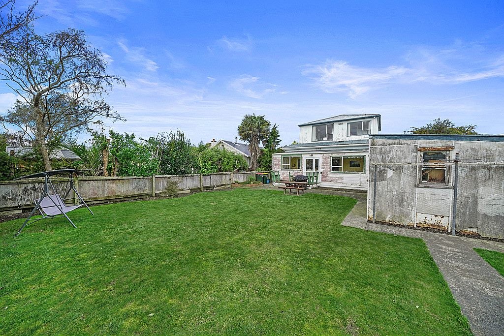 16 Bristol Square, Hutt Central, Lower Hutt - Carousel 1