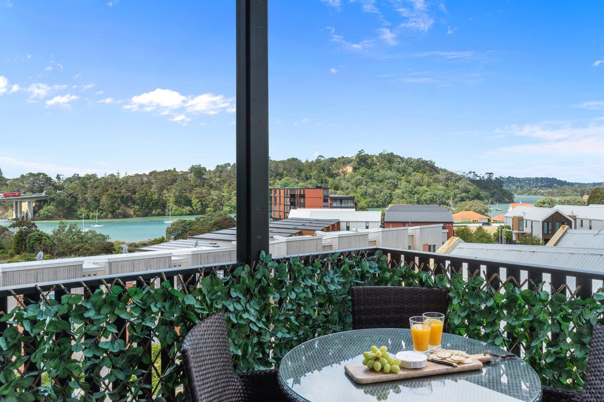403/2 Launch Road, Hobsonville, Auckland - Carousel 1
