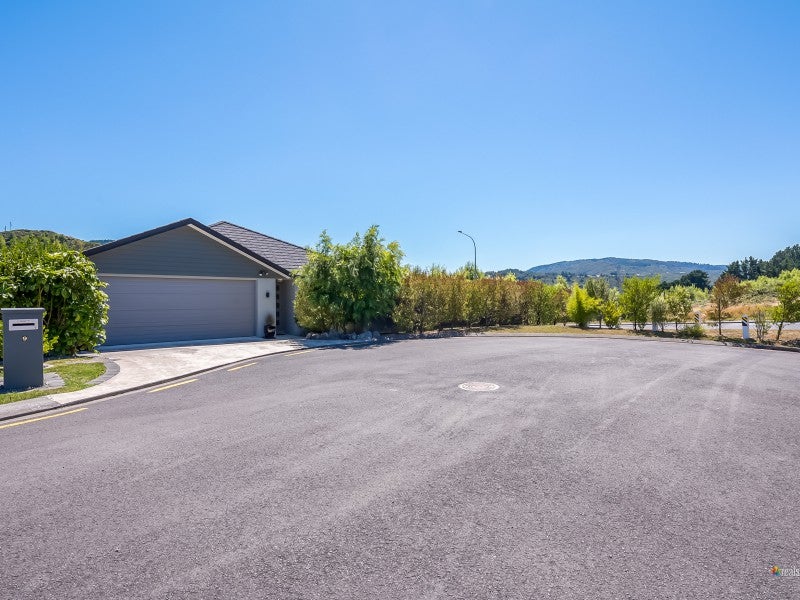 9 Citrine Grove, Timberlea, Upper Hutt - Carousel 2