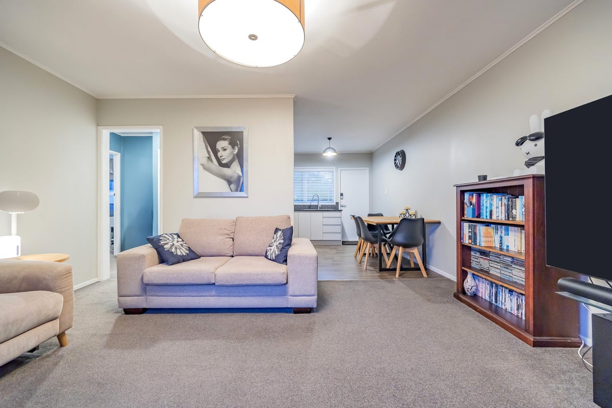 4/17A Kawau Road, Greenlane, Auckland - Carousel 2