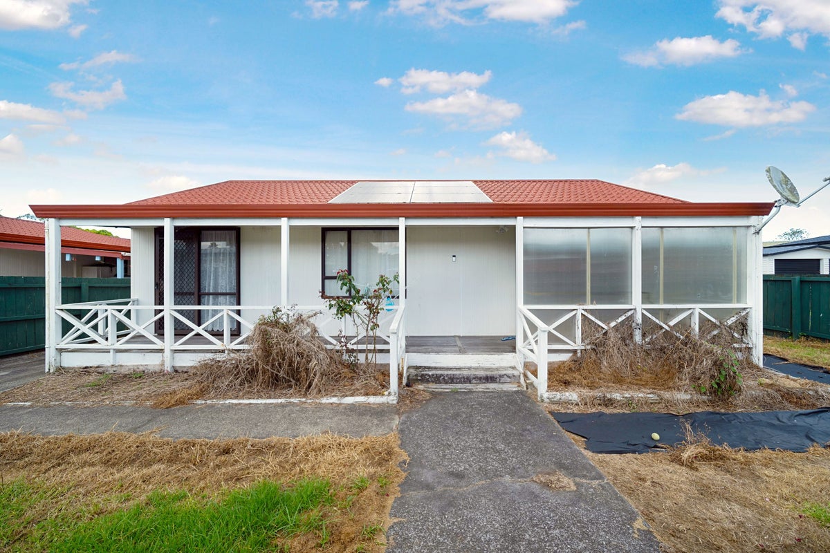 4 Ireland Place, Ranui, Auckland - Carousel 1