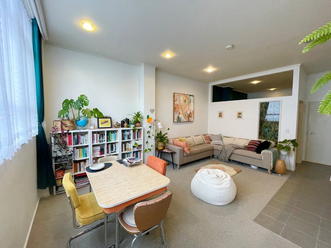 21/3 Edward Street, Te Aro, Wellington - Carousel 1