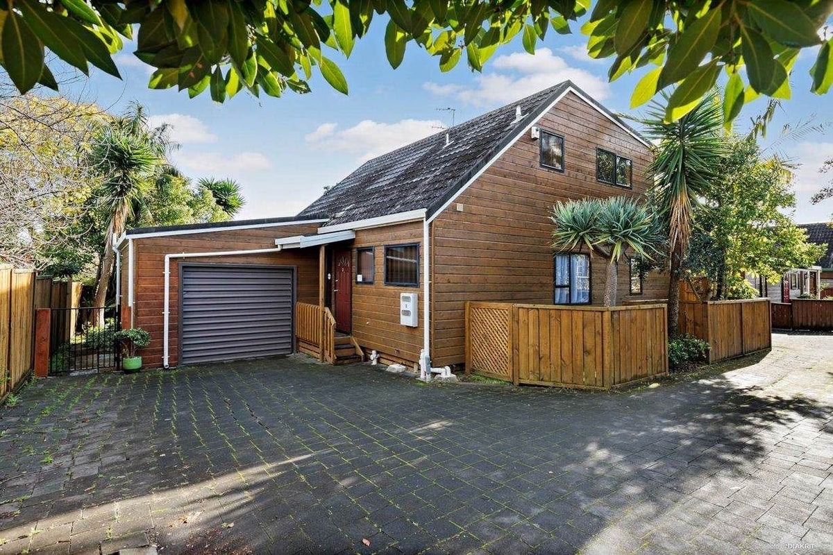 3/12 Alverston Street, Waterview, Auckland - Carousel 1
