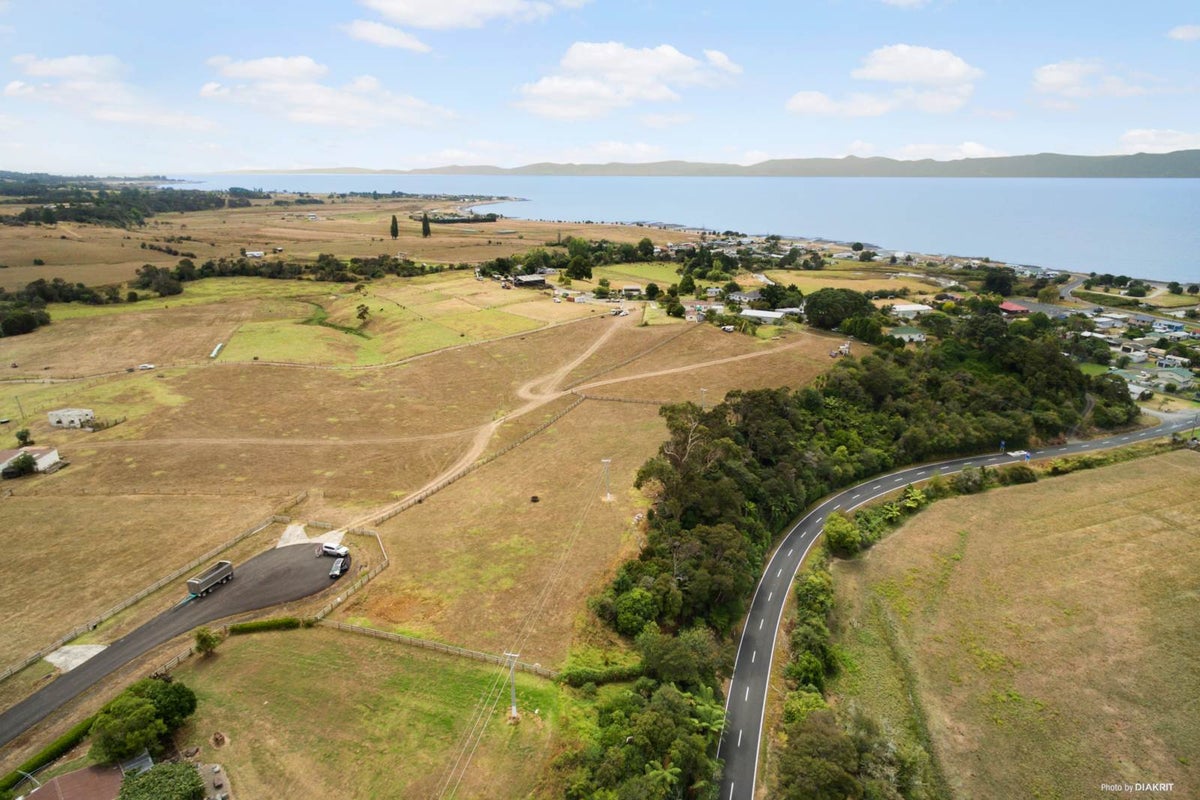 6 Ebner Place, KAIAUA, MIRANDA - Carousel 2
