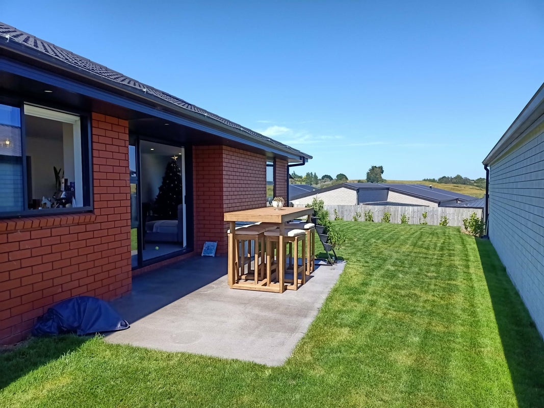 9 Whakapono Avenue, Baverstock, Hamilton - Carousel 2