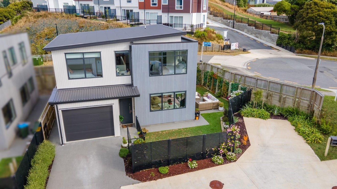 2 Skysail Lane, Whitby, Porirua - Carousel 2