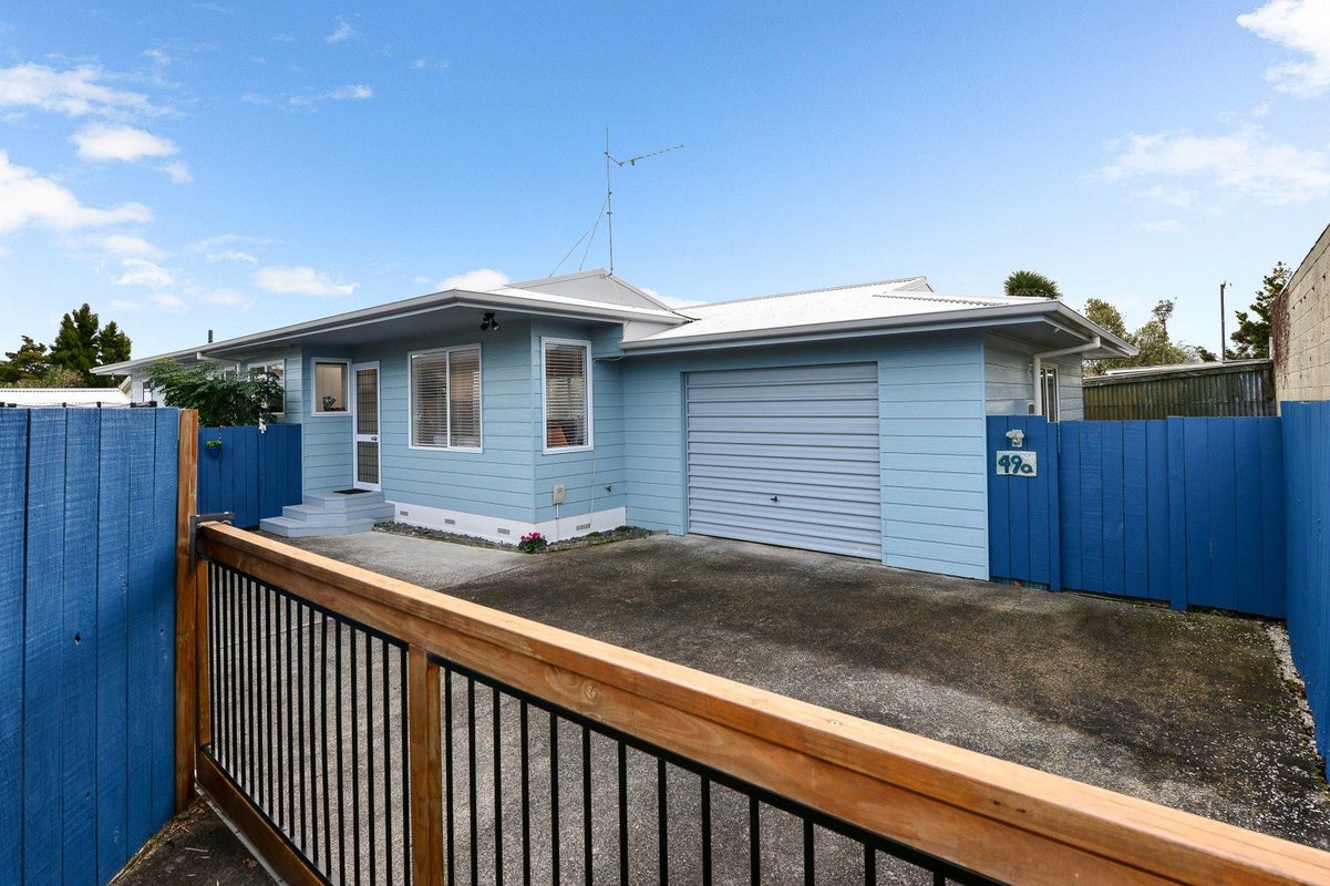 49A Naylor Street, Hamilton East, Hamilton - Carousel 1