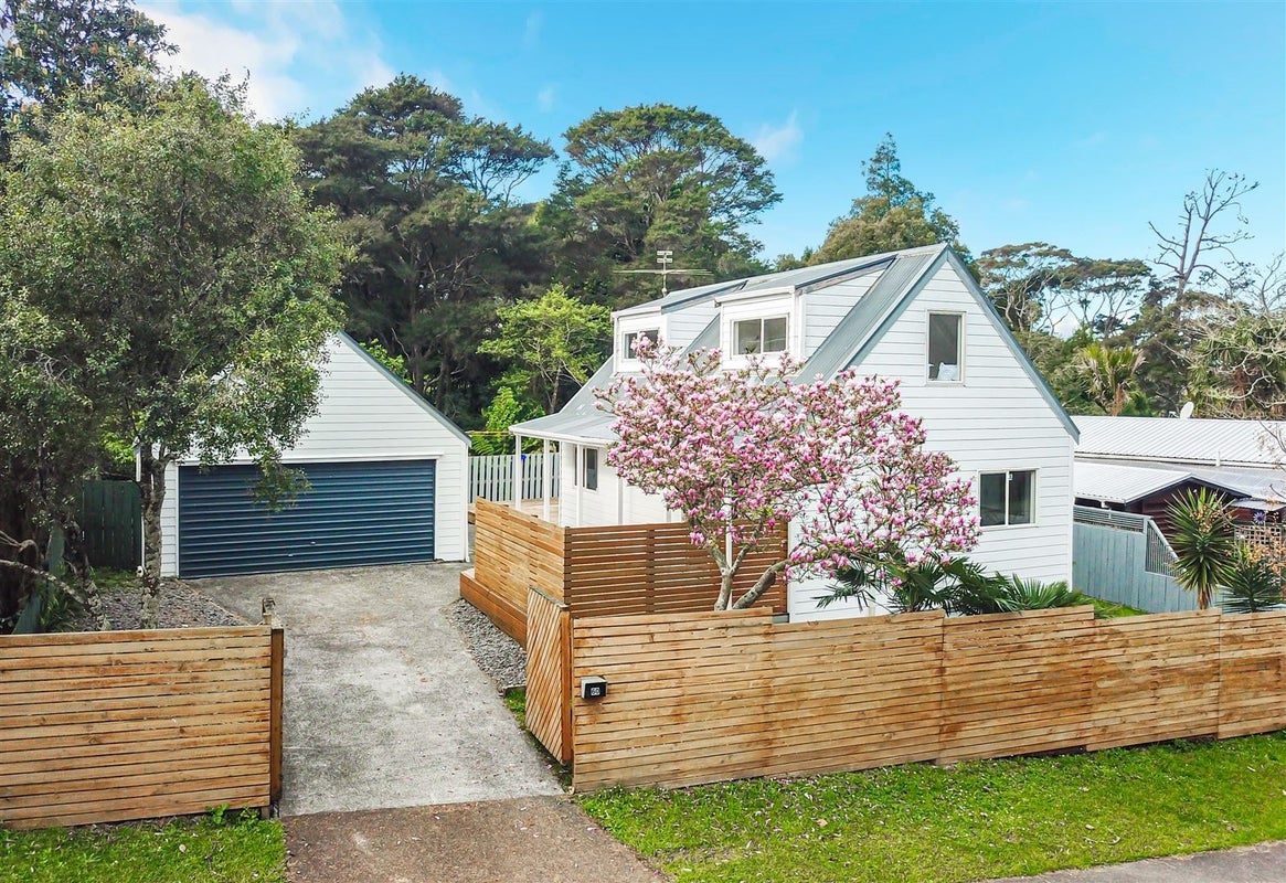 60 Palomino Drive, Henderson, Auckland - Carousel 1