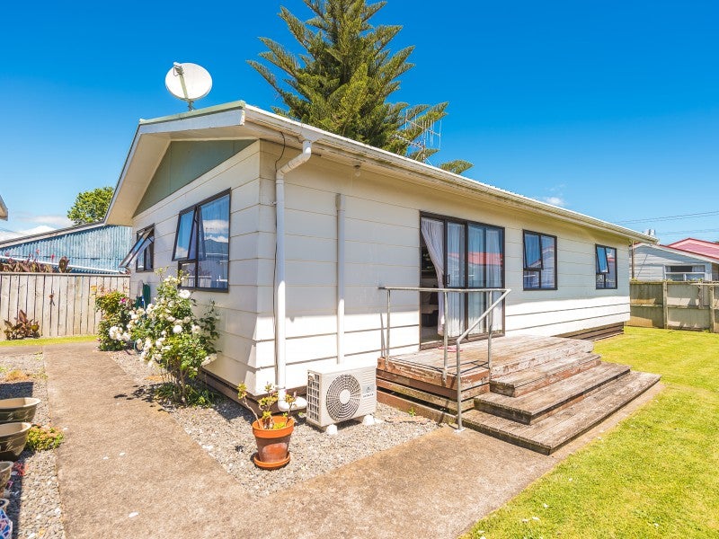 20A Sydney Place, Whanganui, Whanganui - Carousel 1