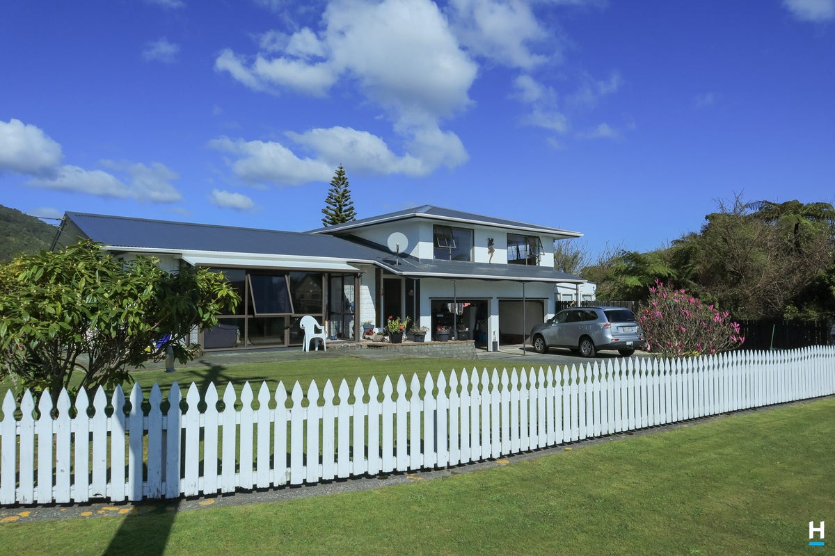 74 Hall Street, Cobden, Greymouth - Carousel 1