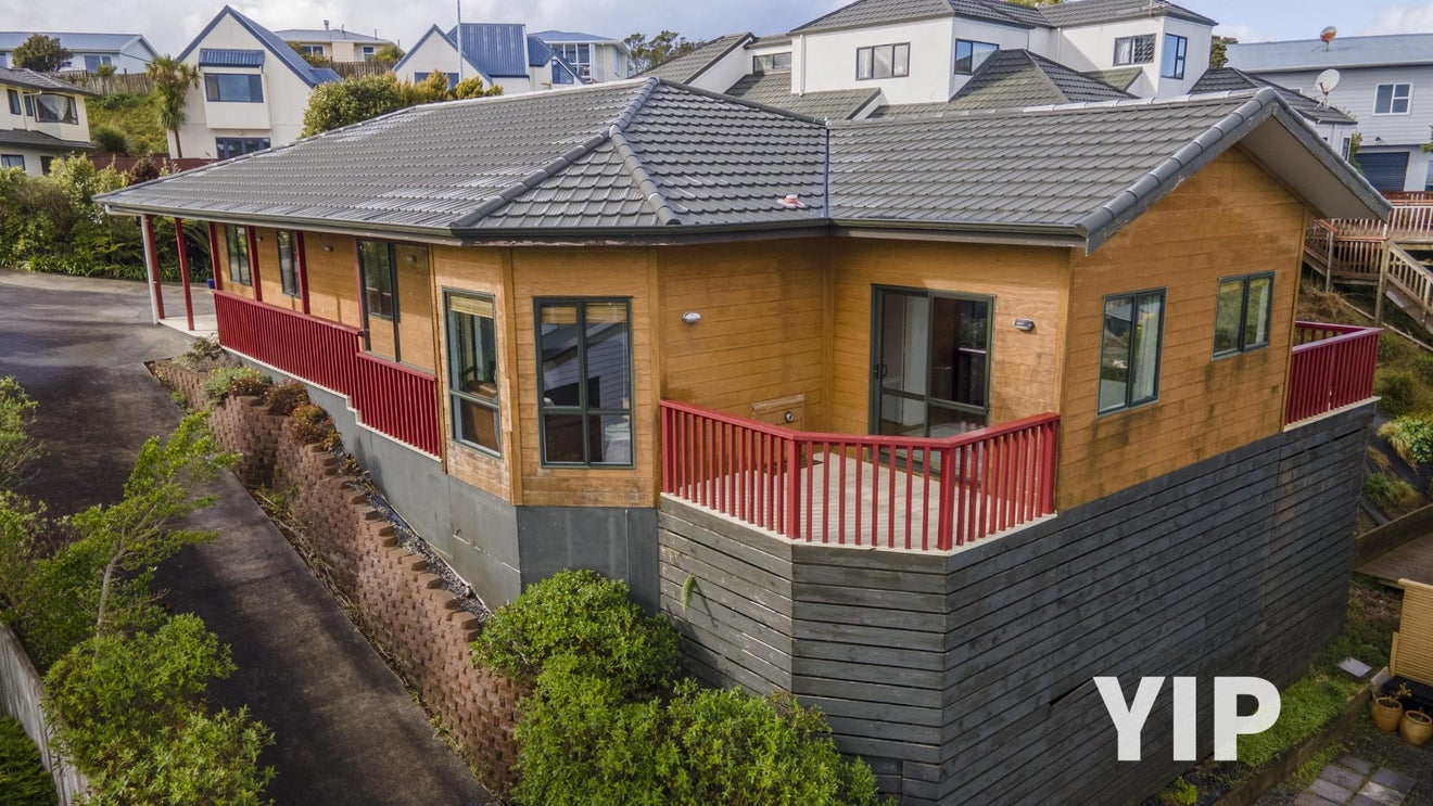 21 Pelorous Street, Paparangi, Wellington - Carousel 1