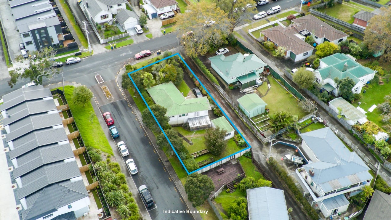23 Buscomb Avenue, Henderson, Auckland - Carousel 2