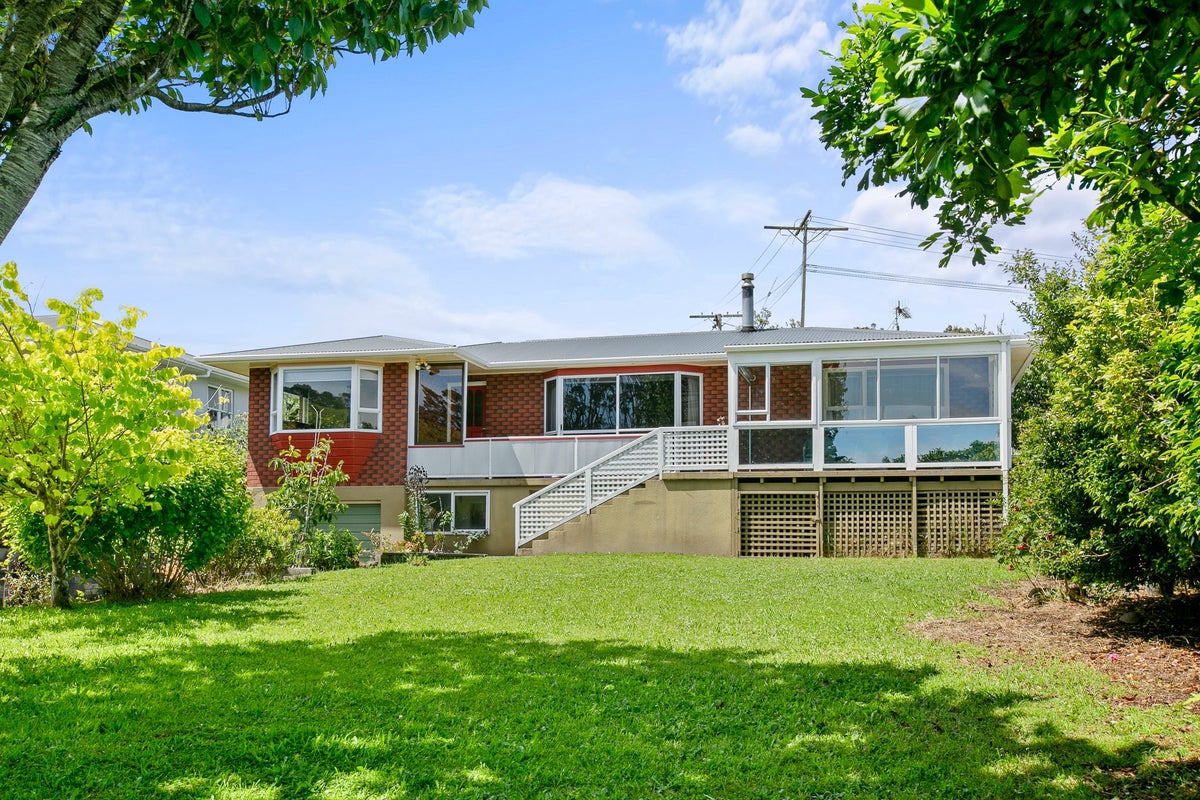87E Pioneer Road, Moturoa, New Plymouth - Carousel 1