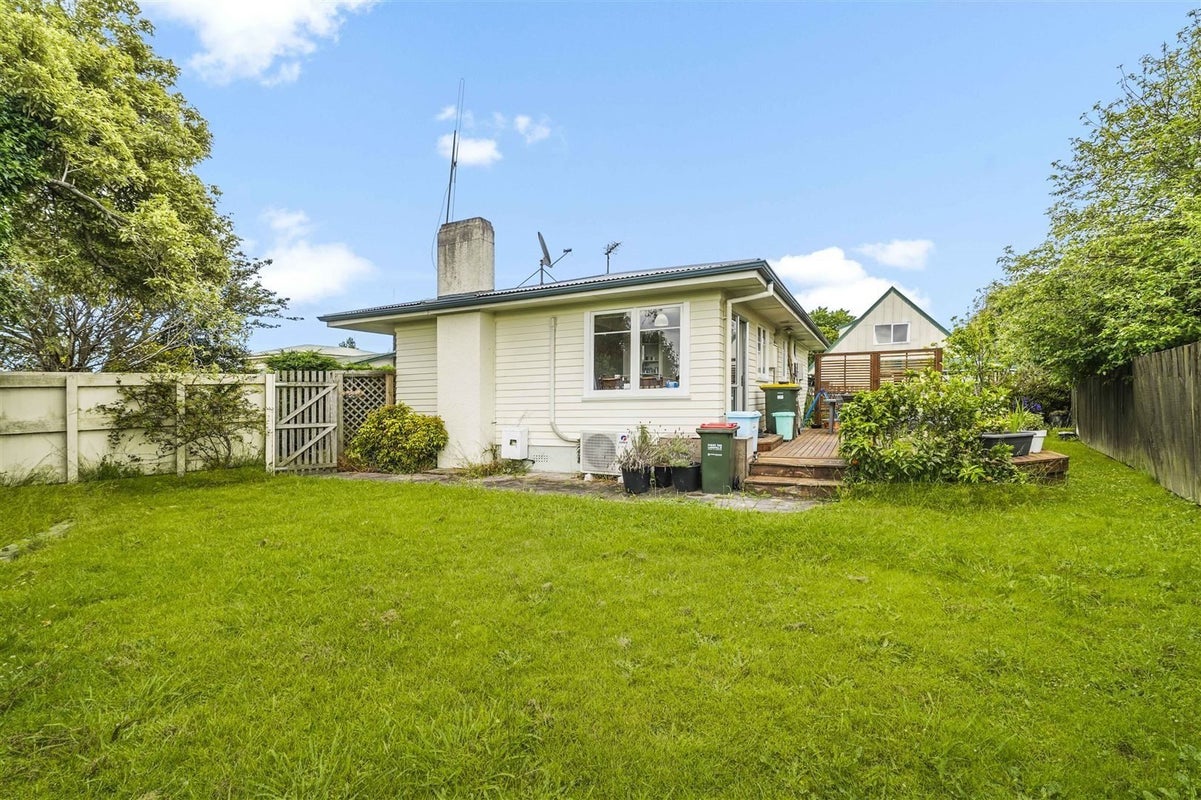 39 Carrington Avenue, Hillcrest, Hamilton - Carousel 2