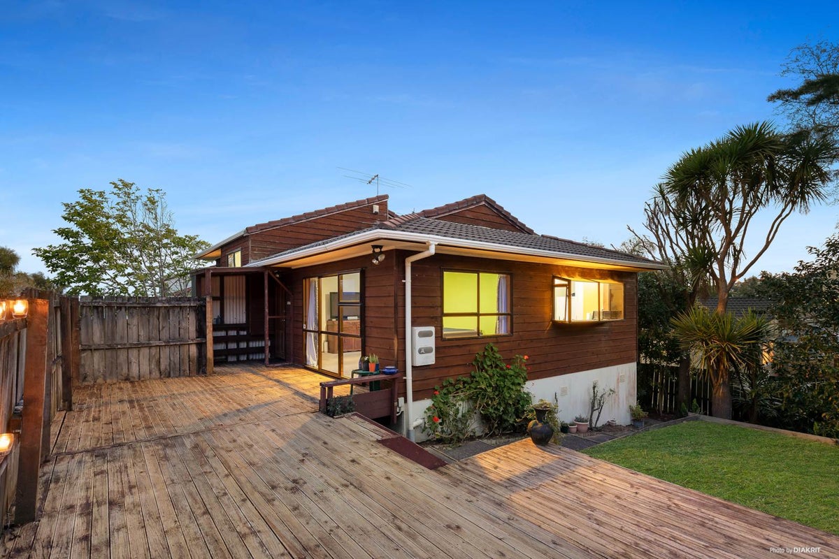 1/65 Target Road, Totara Vale, Auckland - Carousel 1