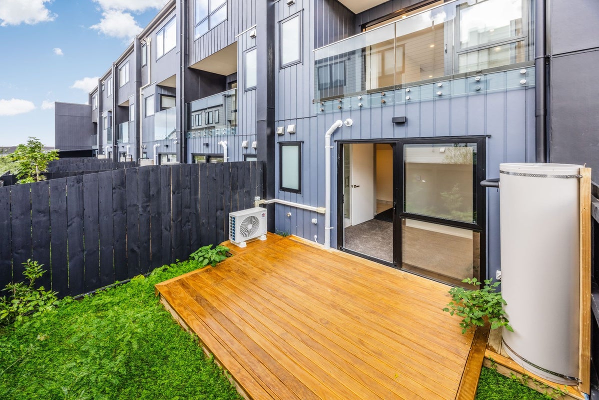 2/243 Campbell Road, Greenlane, Auckland - Carousel 11
