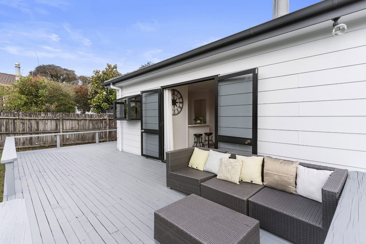 91 Santiago Crescent, Unsworth Heights, Auckland - Carousel 2