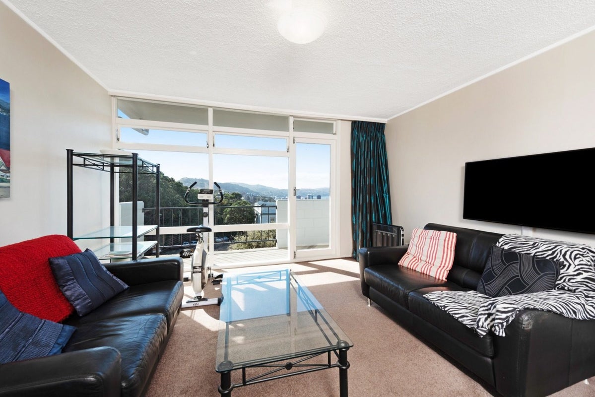2E/145 Ohiro Road, Brooklyn, Wellington - Carousel 1