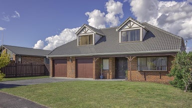 71 St Annes Crescent, Wattle Downs, Auckland - Carousel 1