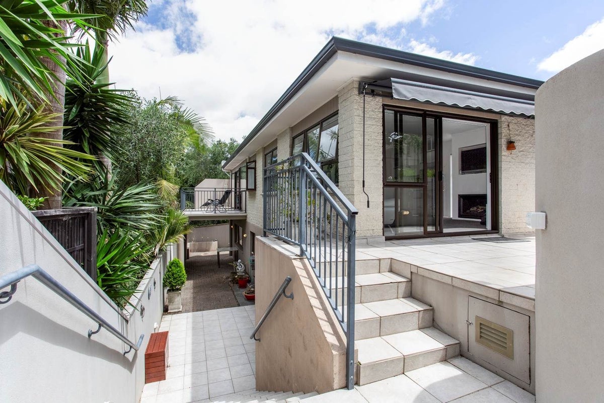 3/3 Belle Vue Avenue, Northcote Point, Auckland - Carousel 1