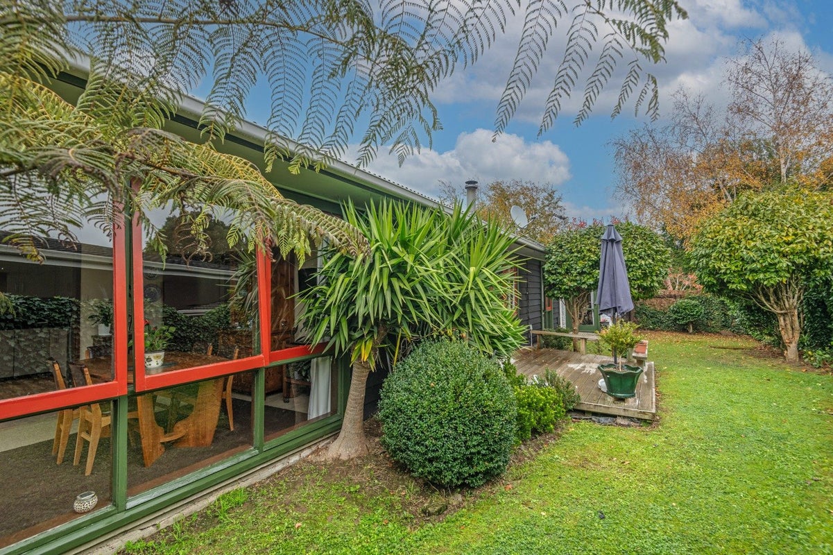 14 Rakino Place, Awapuni, Palmerston North - Carousel 2
