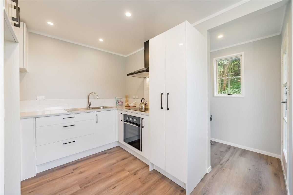 7A Eastview Grove, Normandale, Lower Hutt - Carousel 1