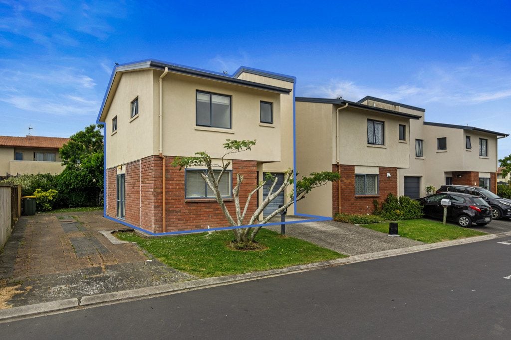 8 Duxfield Drive, Ranui, Auckland - Carousel 2