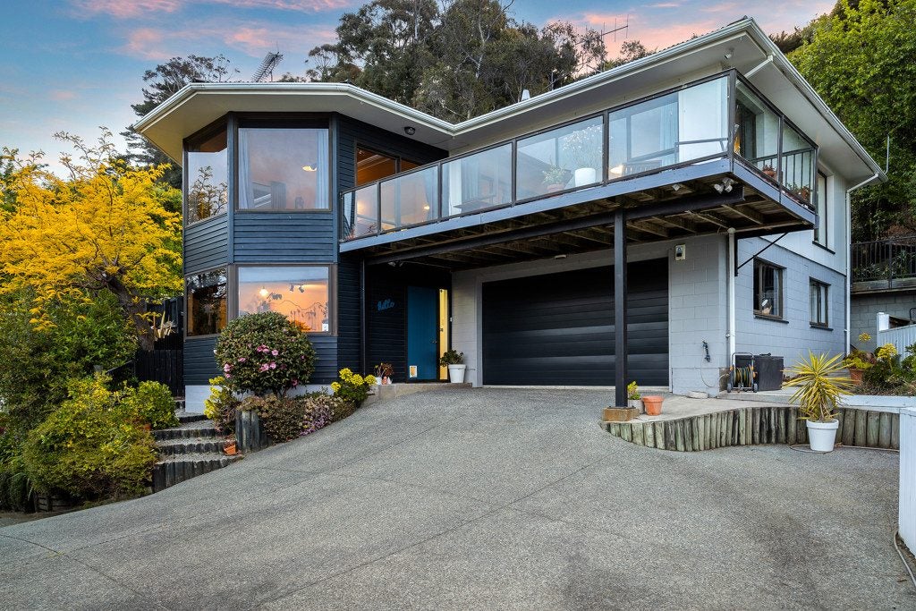 4 Glenview Terrace, Saint Martins, Christchurch - Carousel 1