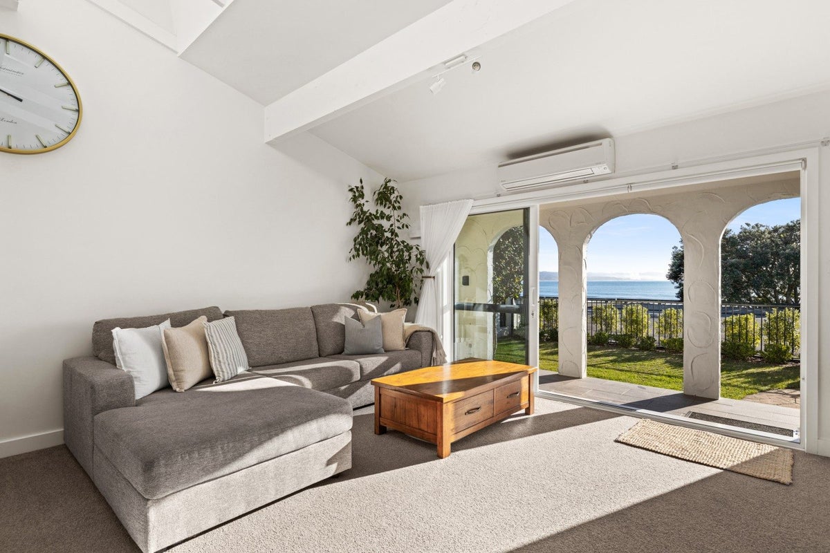 24 Charles Street, Westshore, Napier - Carousel 2