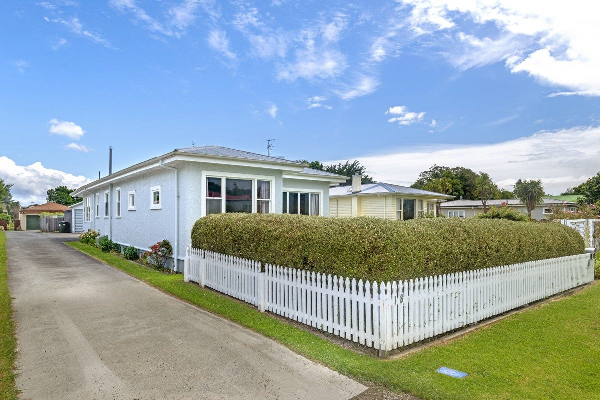 18 Oak Street, Mangapapa, Gisborne - Carousel 2