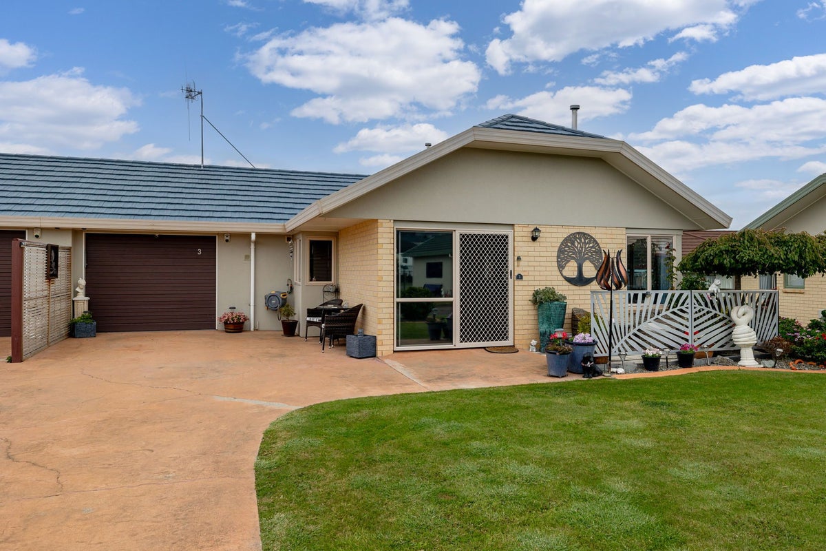 3 Royal Fern, Kelvin Grove, Palmerston North - Carousel 1