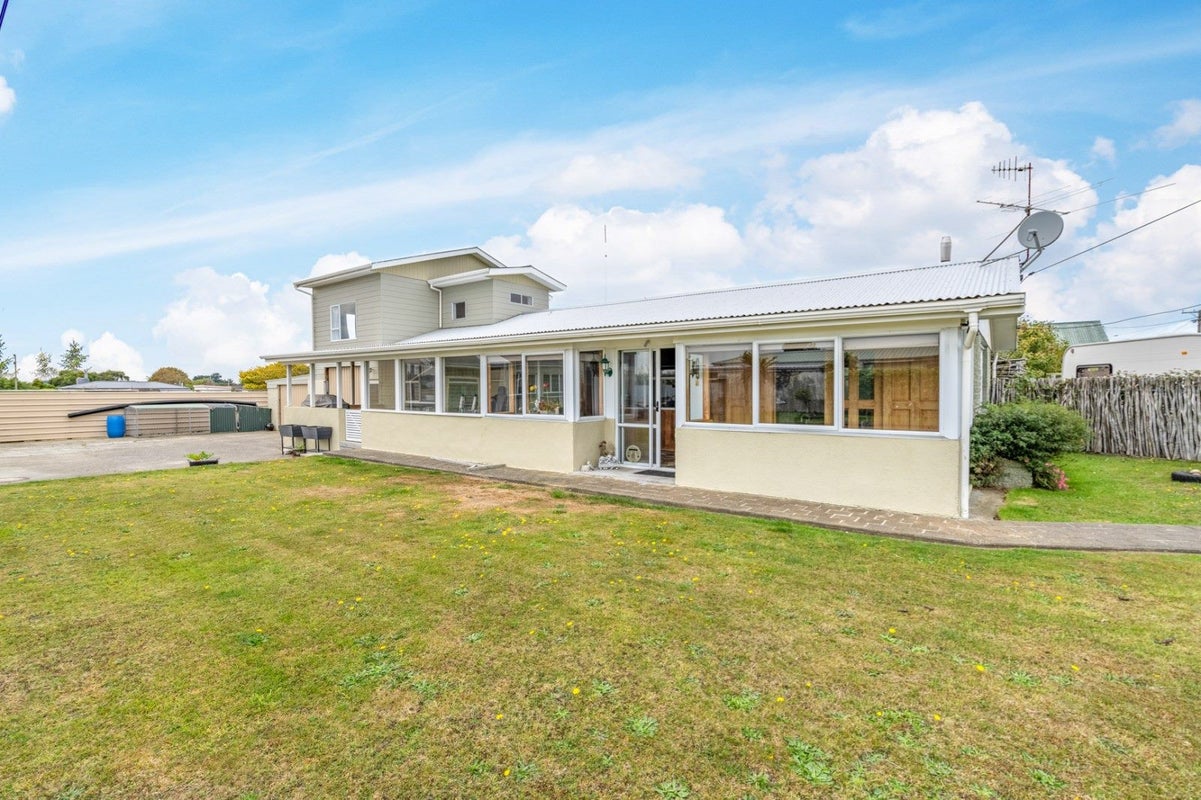 18 Cushen Street, Clifton, Invercargill - Carousel 1