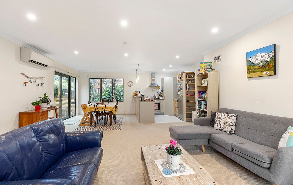 22 Futuna Close, Karori, Wellington - Carousel 2