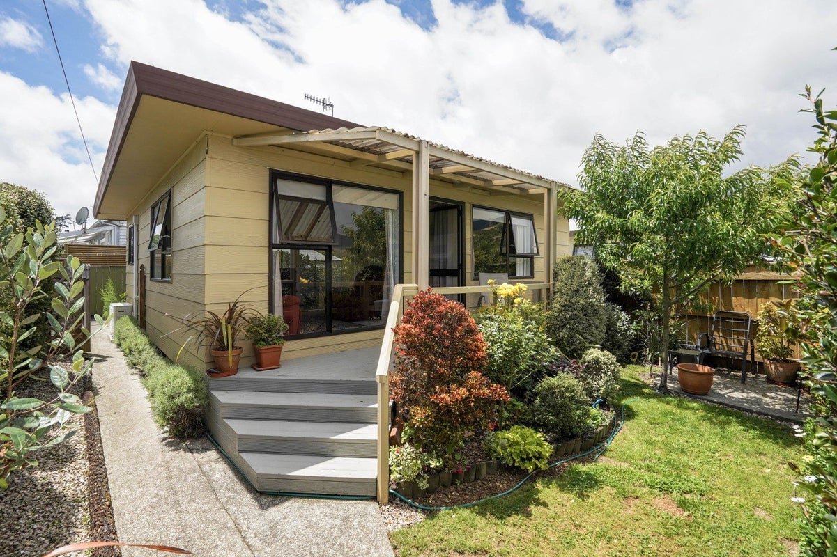 1/27 Ranui Road, Stoke, Nelson - Carousel 1