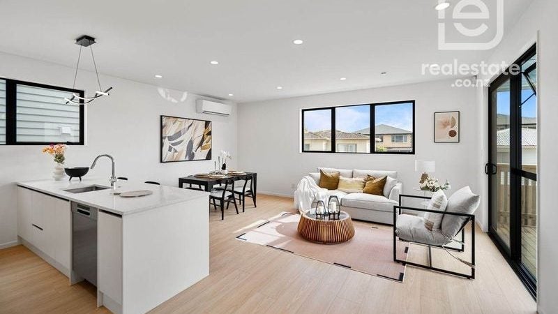 16B Oriana Avenue, Lynfield, Auckland - Carousel 1
