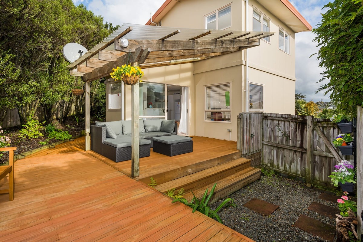 2/50 Bond Crescent, Forrest Hill, Auckland - Carousel 1