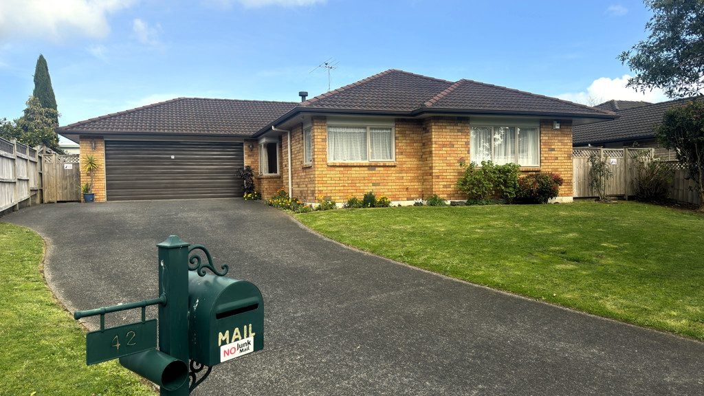 42 Montilla Place, Manurewa, Auckland - Carousel 1