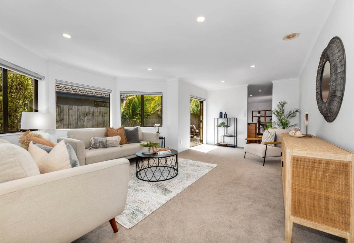 29 Araminta Place, Beachlands, Auckland - Carousel 2