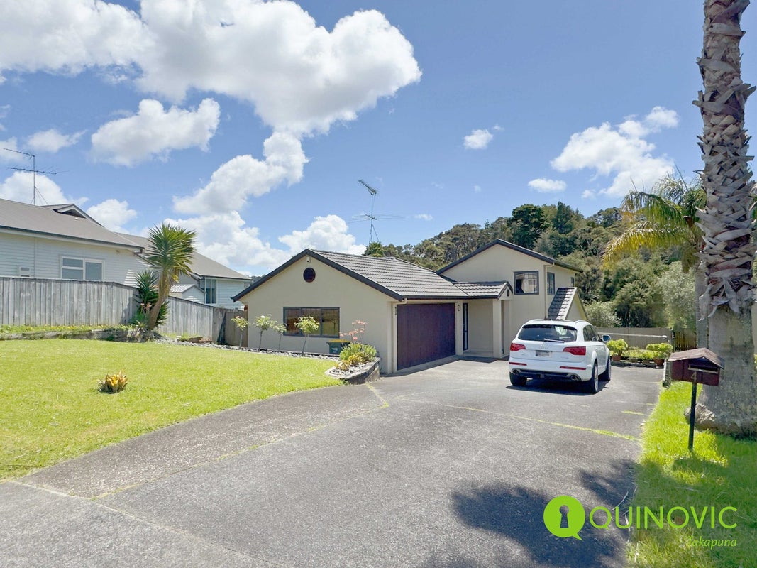 4 Widdison Place, Albany, Auckland - Carousel 1
