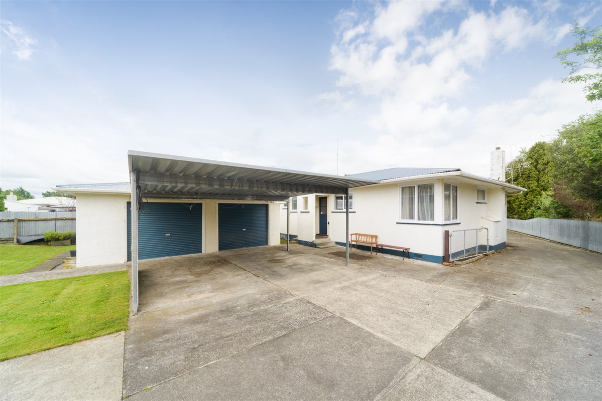 8 Moray Place, Highbury, Palmerston North - Carousel 1