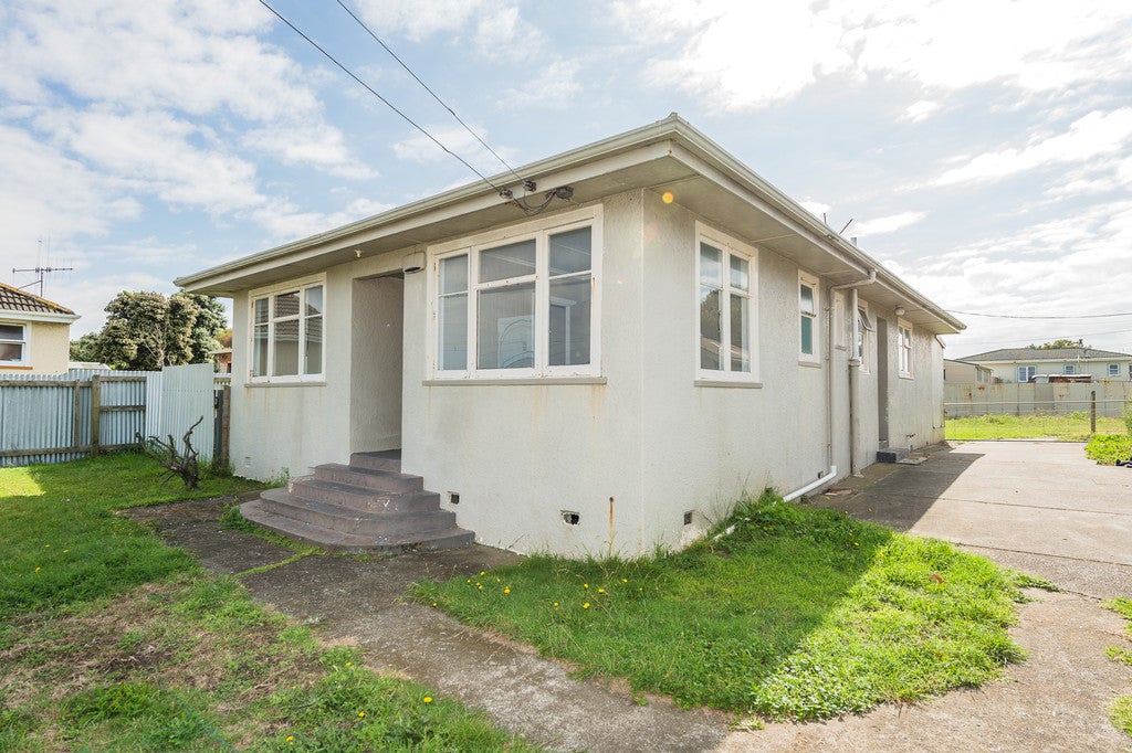 30 Cornfoot Street, Castlecliff, Whanganui - Carousel 2