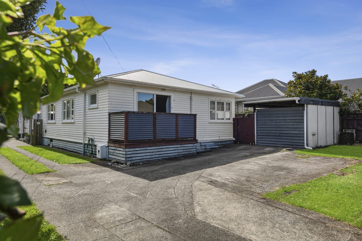 5A Tokomaru Street, Welbourn, New Plymouth - Carousel 11