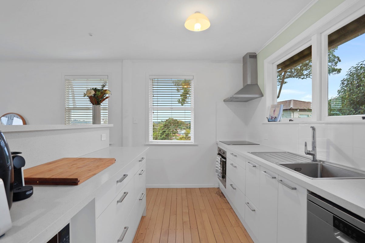 43 Parrs Cross Road, Henderson, Auckland - Carousel 2