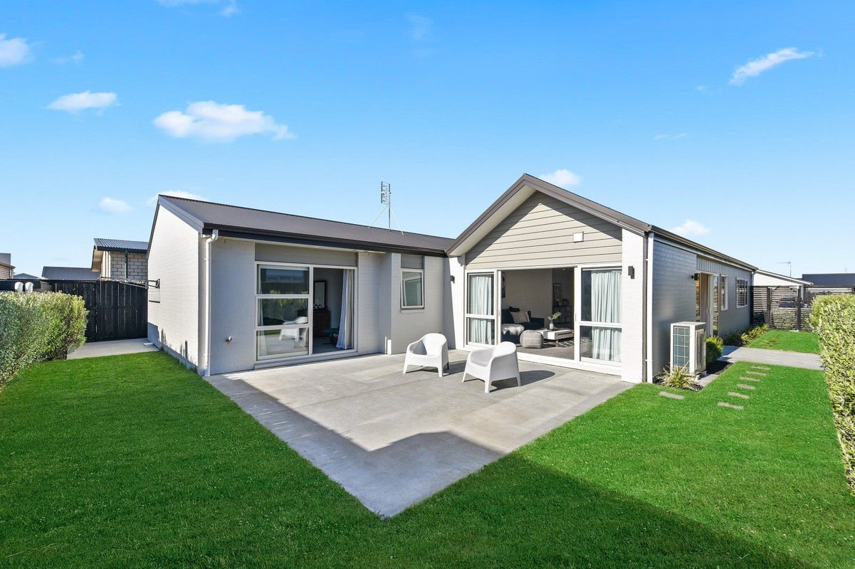 3 Lissaman Place, Chartwell, Hamilton - Carousel 2