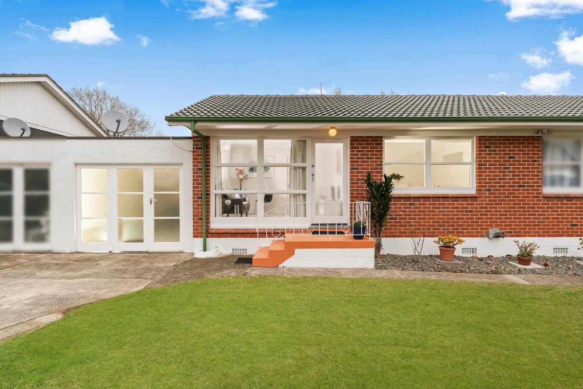 1/20 Brandon Road, Glen Eden, Auckland - Carousel 2